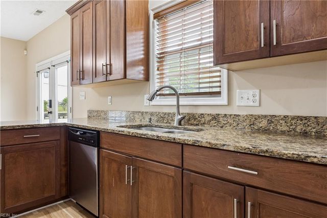 208 Dooley ST, Hampton, VA 23669