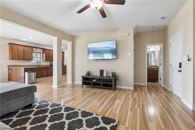 208 Dooley ST, Hampton, VA 23669