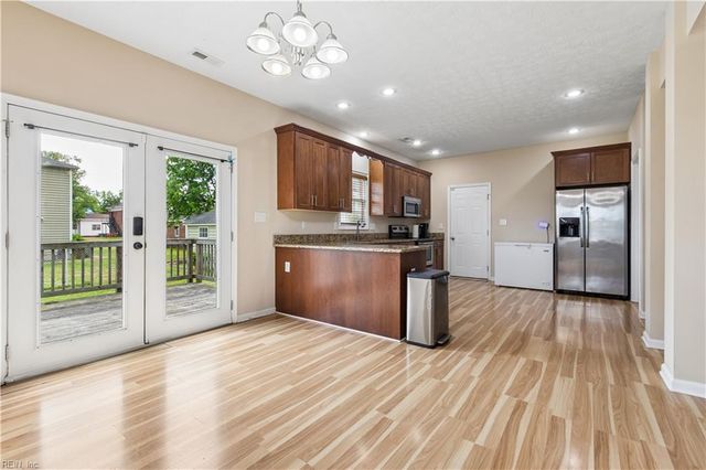 208 Dooley ST, Hampton, VA 23669