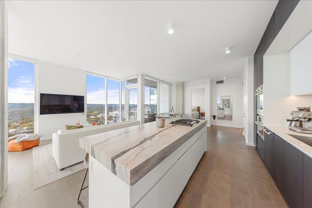 313 W 17th ST 2405, Austin, TX 78701