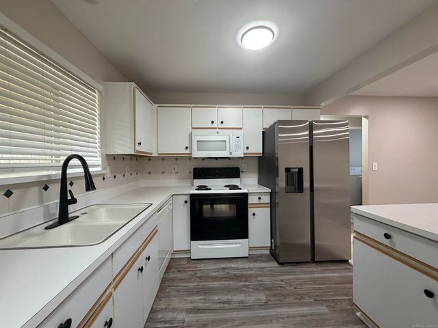44411 Sunnyside Drive, Sterling Heights, MI 48313