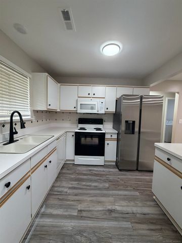 44411 Sunnyside Drive, Sterling Heights, MI 48313