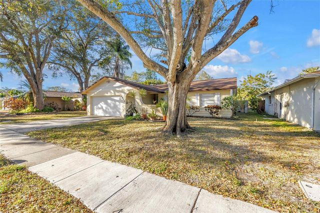 6825 CIRCLECREEK DRIVE, Pinellas Park, FL 33781