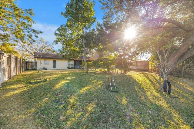 6825 CIRCLECREEK DRIVE, Pinellas Park, FL 33781