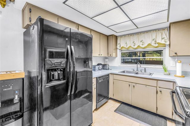 6825 CIRCLECREEK DRIVE, Pinellas Park, FL 33781