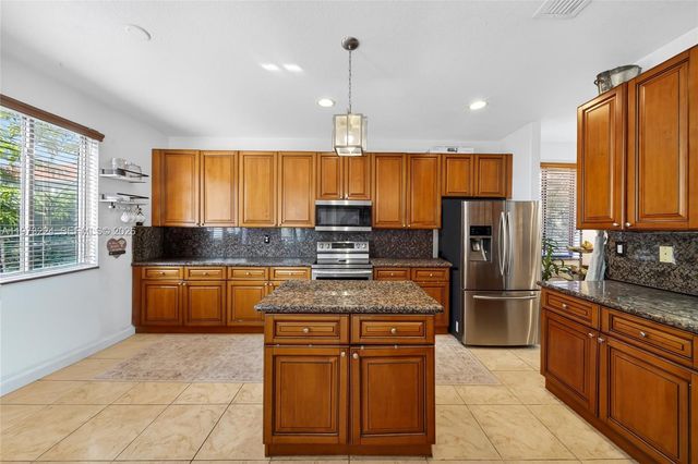 7436 SW 188th Ln, Cutler Bay, FL 33157