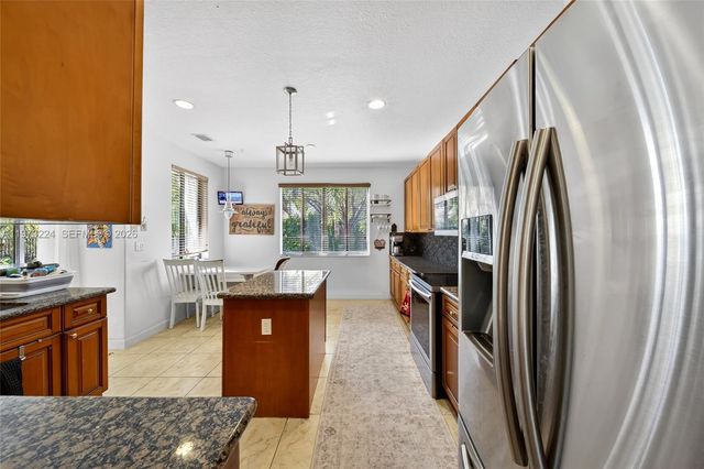 7436 SW 188th Ln, Cutler Bay, FL 33157