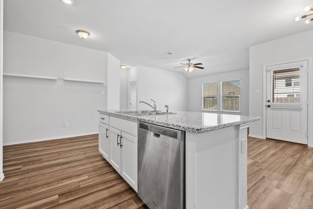 229 Reagor DR, Taylor, TX 76574