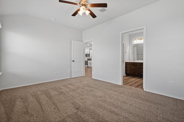 229 Reagor DR, Taylor, TX 76574