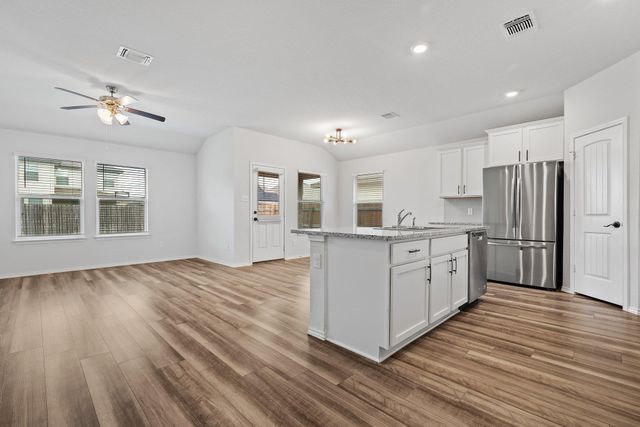 229 Reagor DR, Taylor, TX 76574