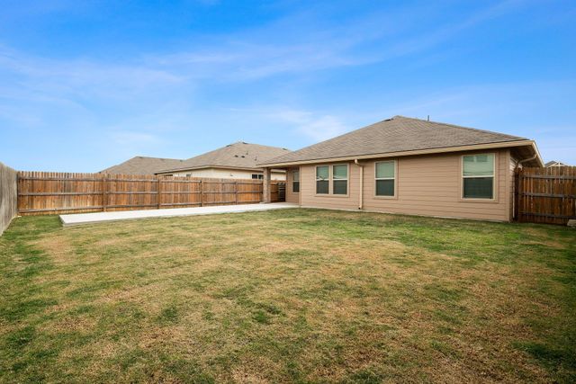 229 Reagor DR, Taylor, TX 76574