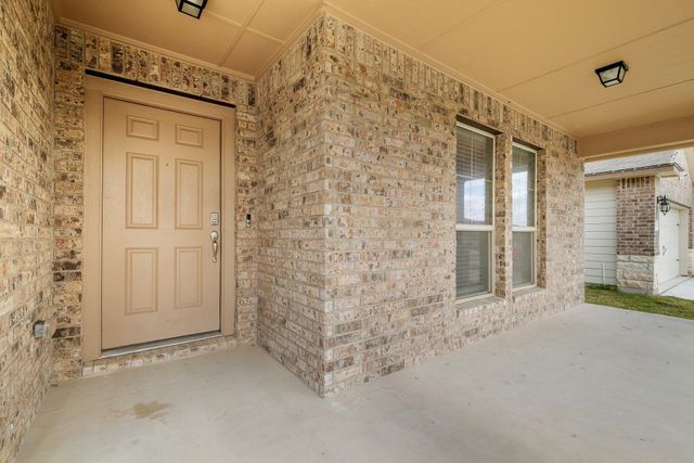 229 Reagor DR, Taylor, TX 76574