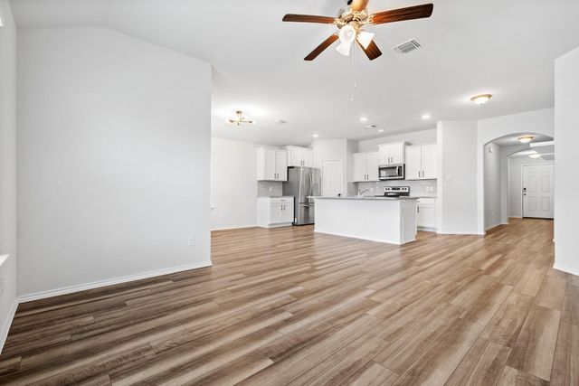 229 Reagor DR, Taylor, TX 76574