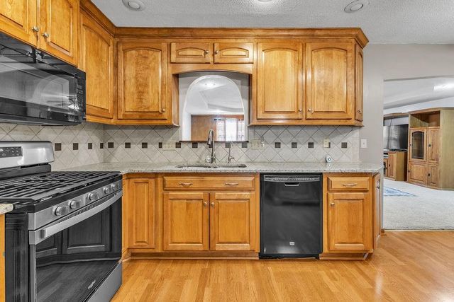 7001 N Highland Avenue, Kansas City, MO 64118