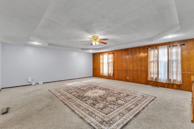 7001 N Highland Avenue, Kansas City, MO 64118