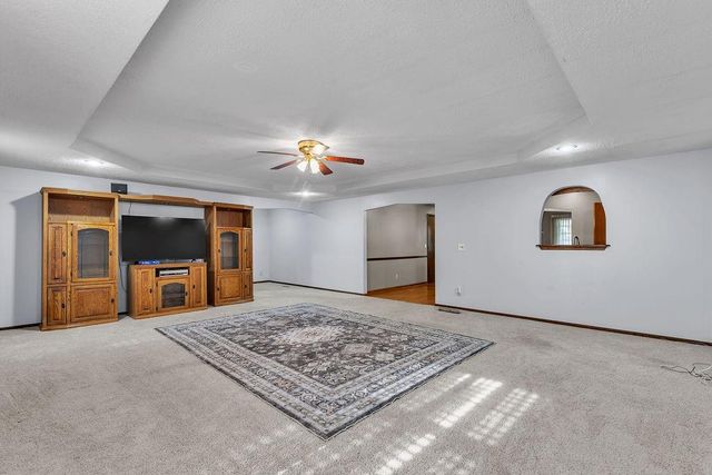 7001 N Highland Avenue, Kansas City, MO 64118