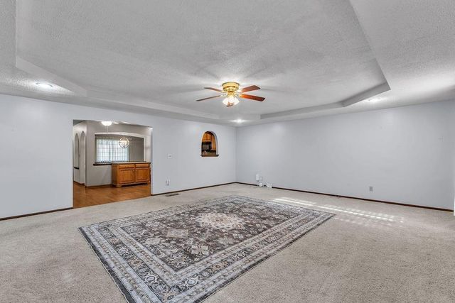 7001 N Highland Avenue, Kansas City, MO 64118