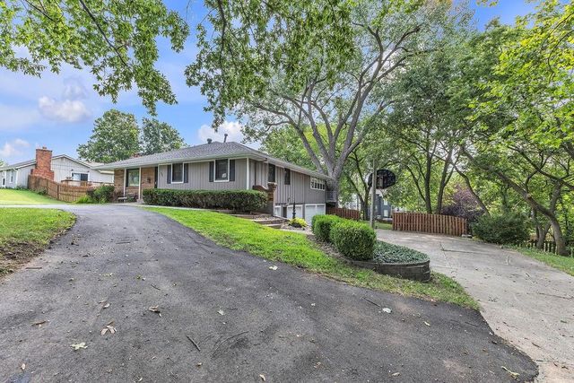 7001 N Highland Avenue, Kansas City, MO 64118