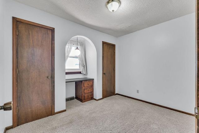 7001 N Highland Avenue, Kansas City, MO 64118