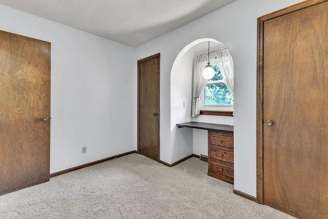 7001 N Highland Avenue, Kansas City, MO 64118