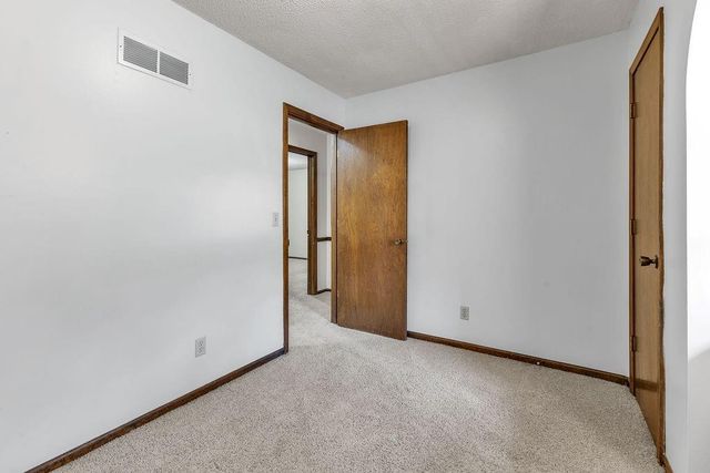 7001 N Highland Avenue, Kansas City, MO 64118