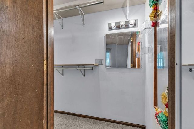 7001 N Highland Avenue, Kansas City, MO 64118