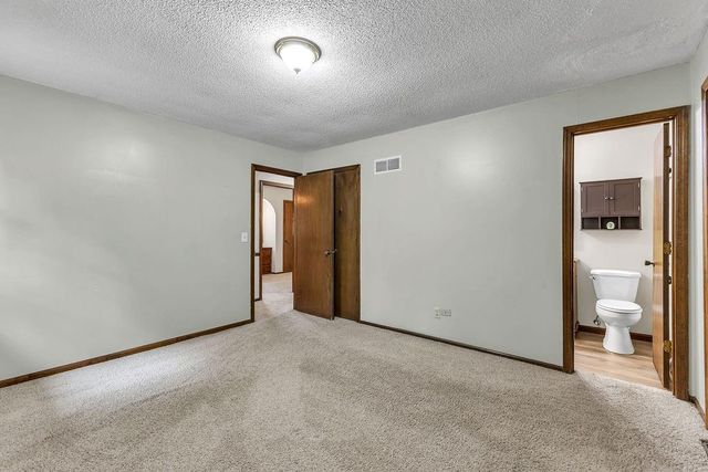 7001 N Highland Avenue, Kansas City, MO 64118