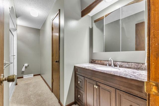 7001 N Highland Avenue, Kansas City, MO 64118