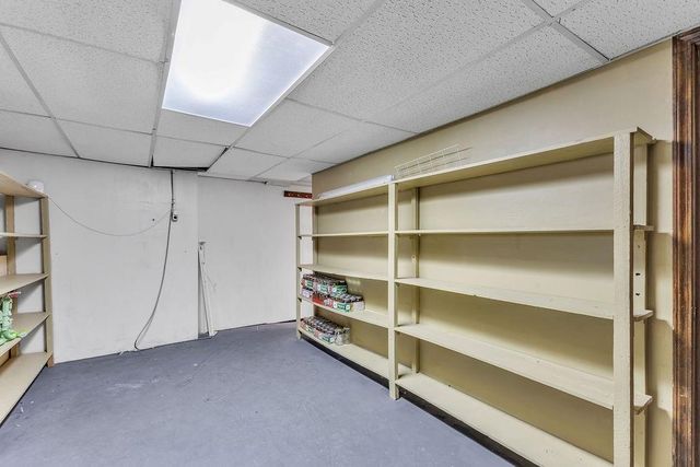 7001 N Highland Avenue, Kansas City, MO 64118