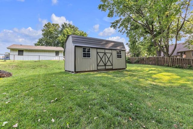7001 N Highland Avenue, Kansas City, MO 64118