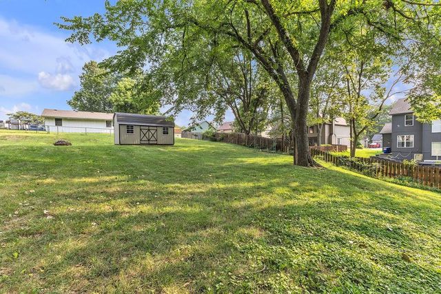 7001 N Highland Avenue, Kansas City, MO 64118