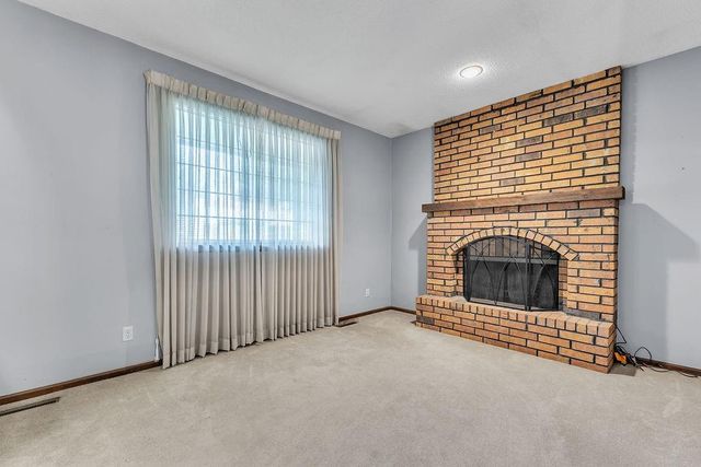 7001 N Highland Avenue, Kansas City, MO 64118