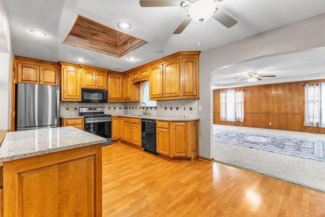 7001 N Highland Avenue, Kansas City, MO 64118