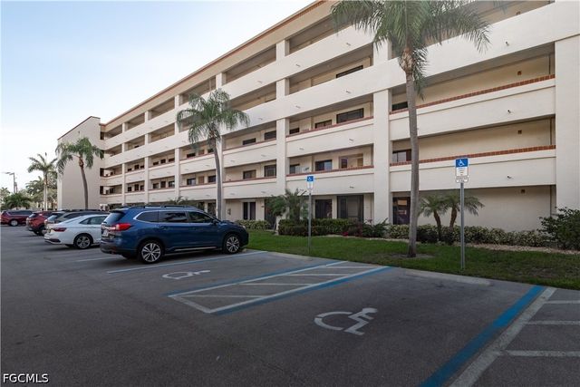 7430 Lake Breeze DR 403, Fort Myers, FL 33907