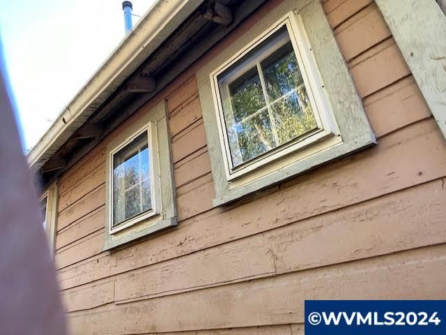 541 NW Churchman Dr, Willamina, OR 97396