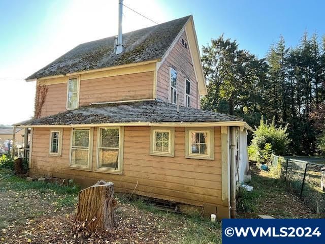 541 NW Churchman Dr, Willamina, OR 97396