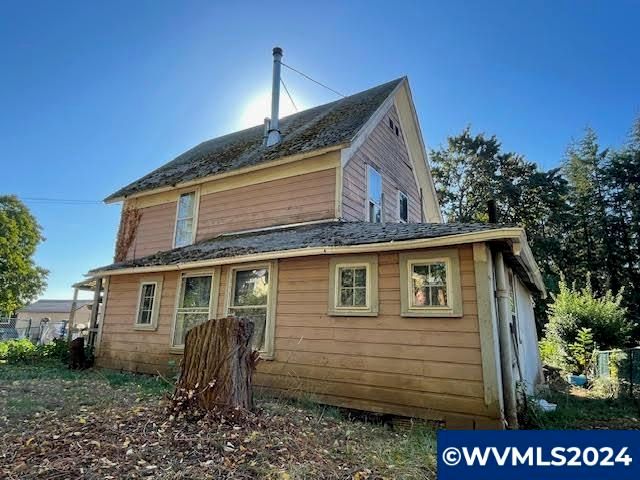 541 NW Churchman Dr, Willamina, OR 97396