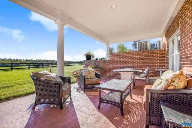 2055 THOMAS JEFFERSON PKWY, Charlottesville, VA 22902