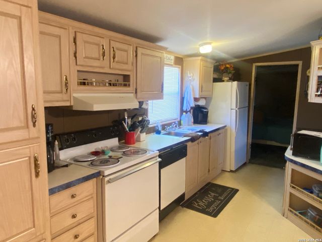 269 Y O Coleman, Leakey, TX 78873