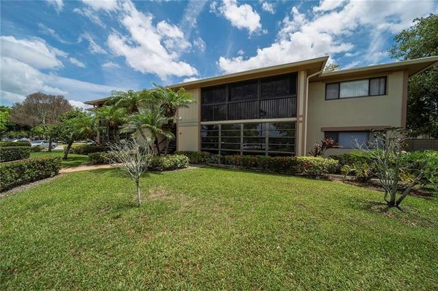 9425 S Belfort Circle 104, Tamarac, FL 33321