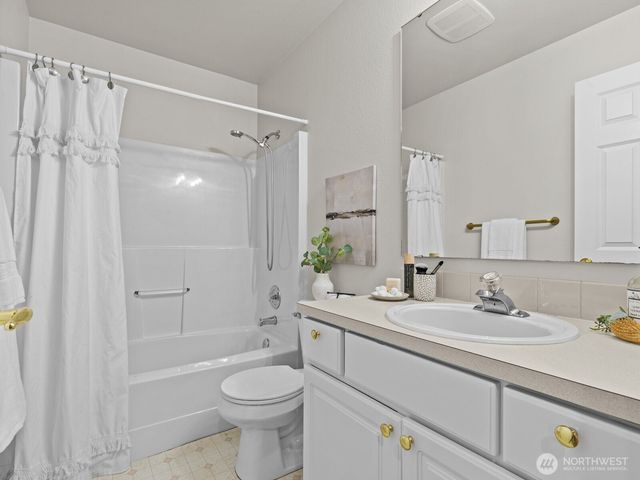 24094 Walker Valley Road, Mount Vernon, WA 98274