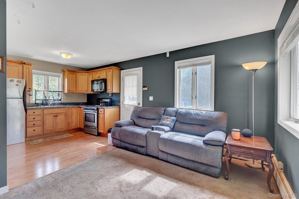 130 Hawthorne Road, Rocky Point, NY 11778 — photo 2