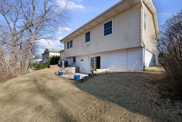 3232 W 13th Street, Davenport, IA 52804