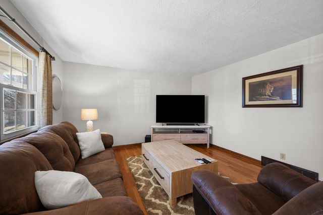 3232 W 13th Street, Davenport, IA 52804