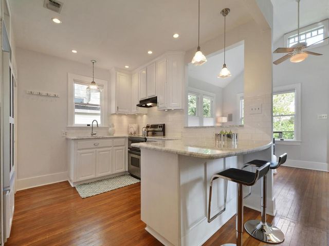 2407 De Soto DR, Austin, TX 78733