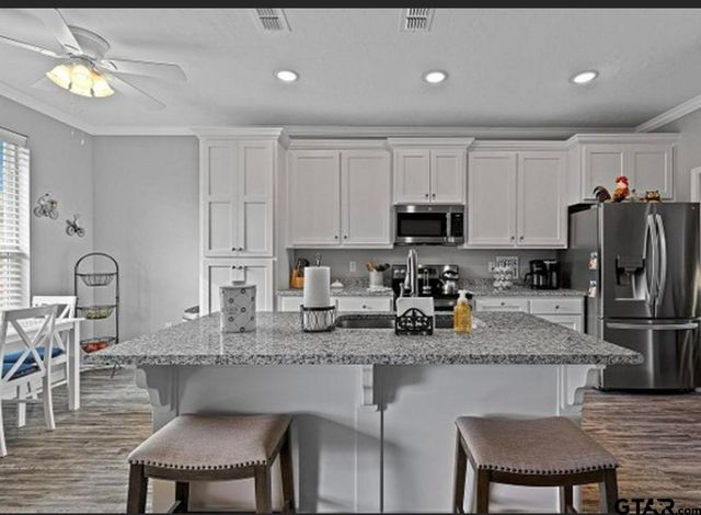 170 HIGHLAND FOREST DR, Gilmer, TX 75644