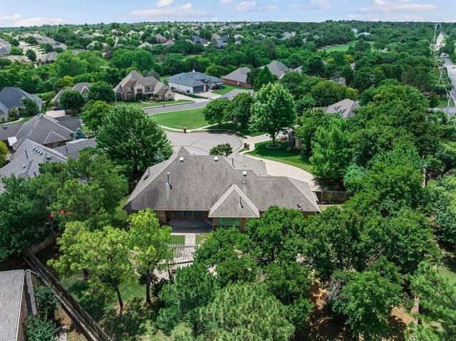 2901 Bracken Court, Edmond, OK 73034