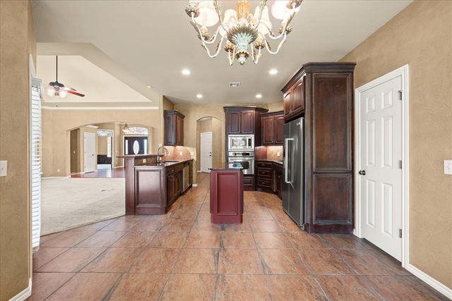2901 Bracken Court, Edmond, OK 73034
