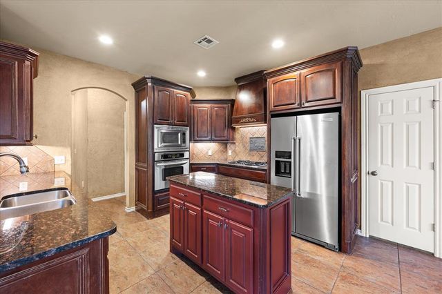 2901 Bracken Court, Edmond, OK 73034