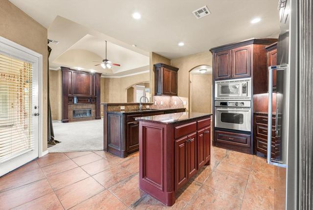 2901 Bracken Court, Edmond, OK 73034